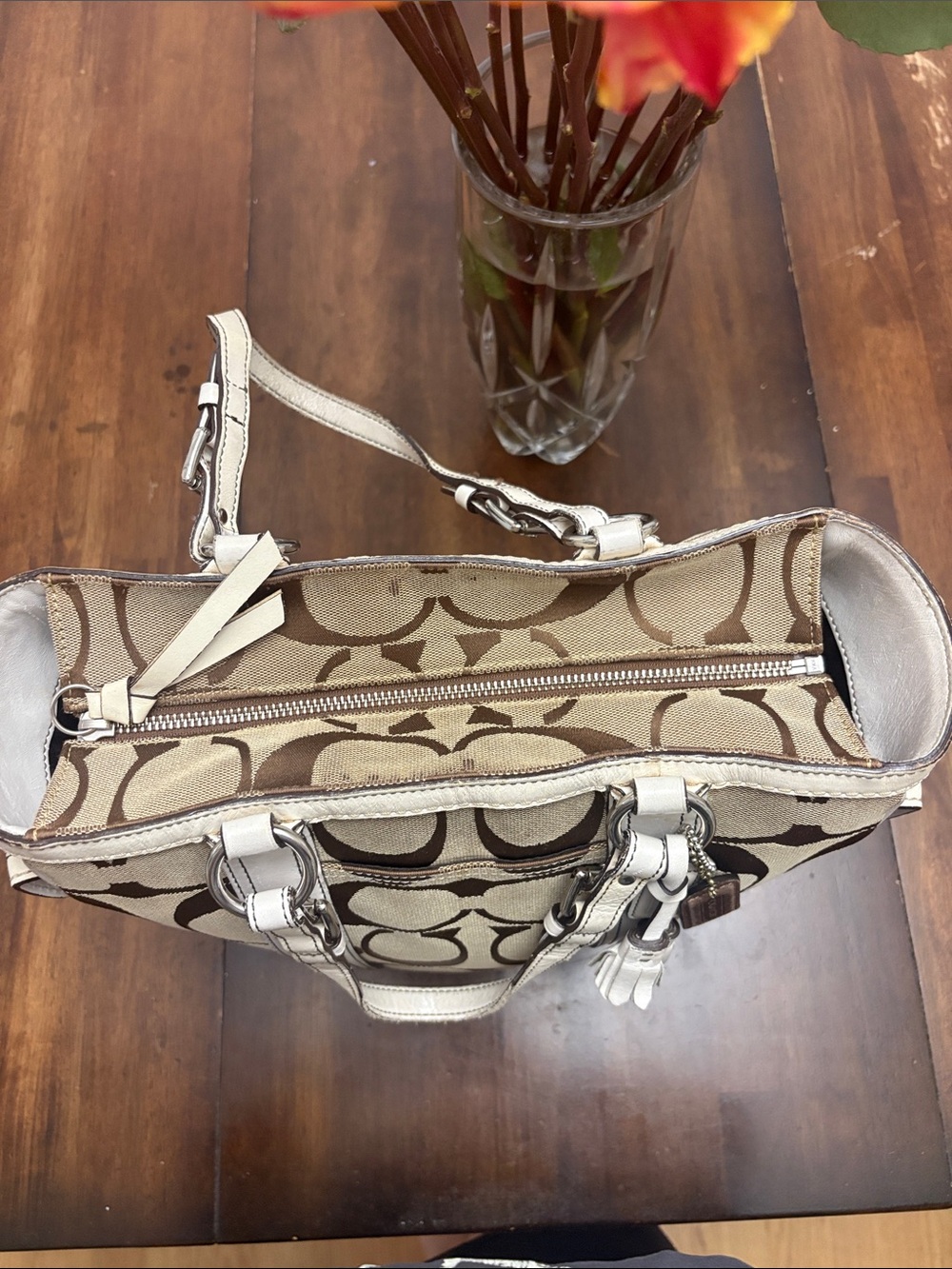 Low start Coach Vintage Gallery Signature Jacquard Canvas Leather Satchel in GUC - Picture 4 of 12